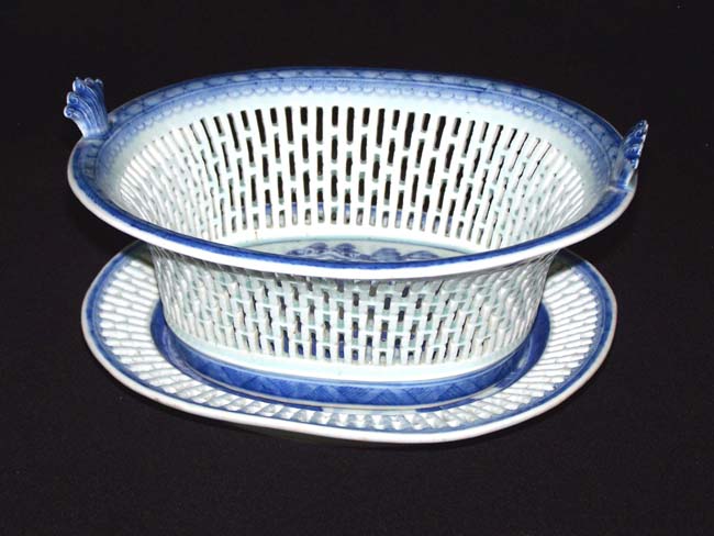 A Fine 19th century Chinese Export Porcelain CANTON Reticulated Fruit Basket with matching Undertray